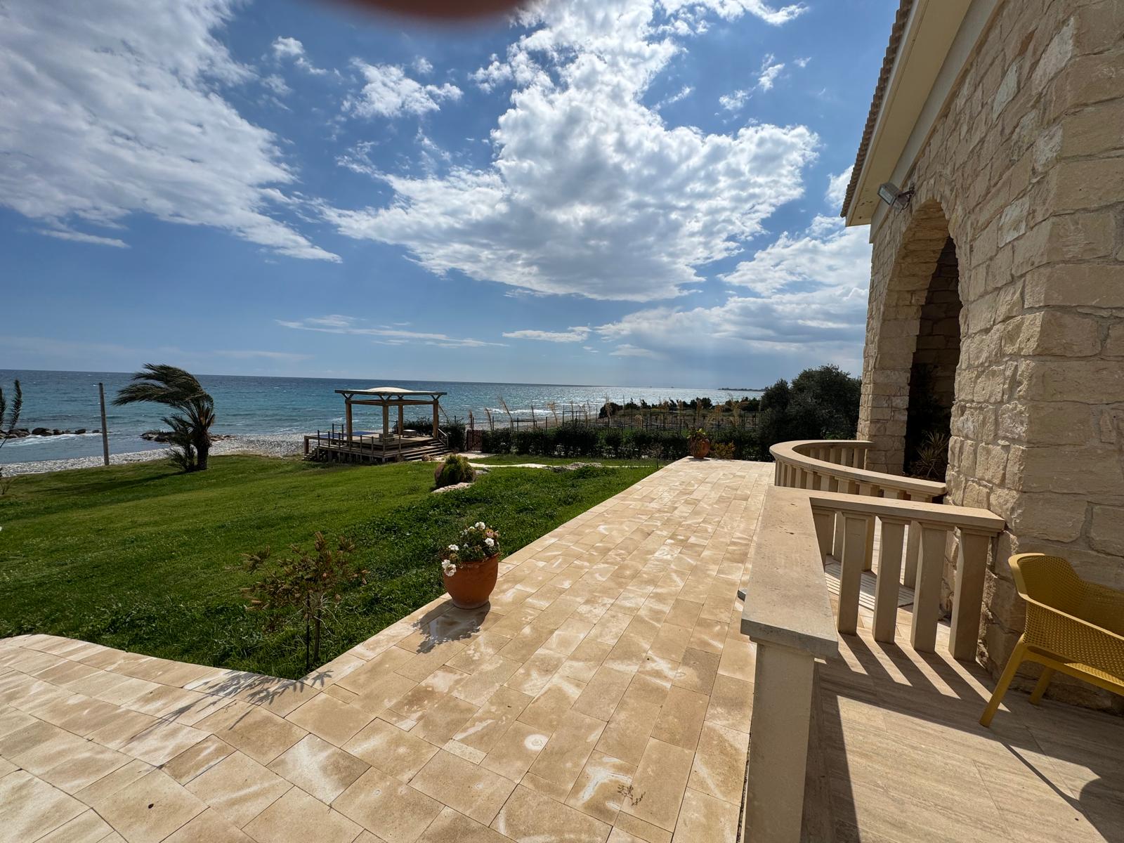 Cypriot limestone terrace, Holina Executive